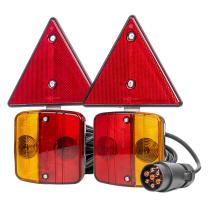 AMIO ACCESORIOS 02095 - KIT MAGNETICO DE PILOTO TRASERO BOMBILLA CON TRIANGULO CATAD